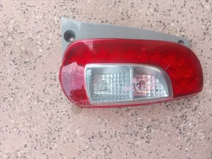 Mataa ya Toyota Passo KGC35 (Yaliyotumika)