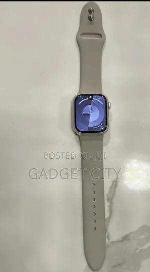 Apple Watch Series 7 GPS + Cellular 41mm Starlight