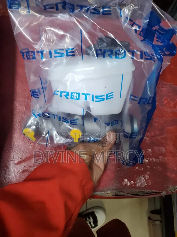 Toyota Land Cruiser Brake Master Cylinder - Brand New - 1