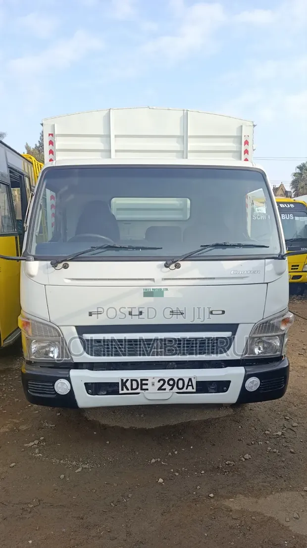 Mitsubishi Canter FE 85 Truck 2021 - 1