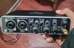Behringer U-Phoria UMC202HD Audio Interface