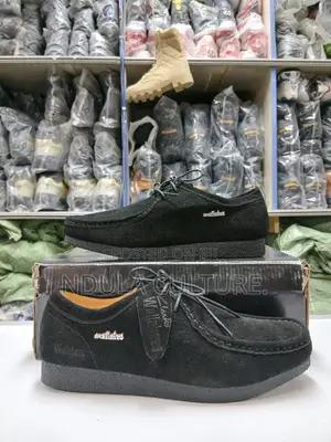 Clarks Wallabees Originals Suede Low Cut