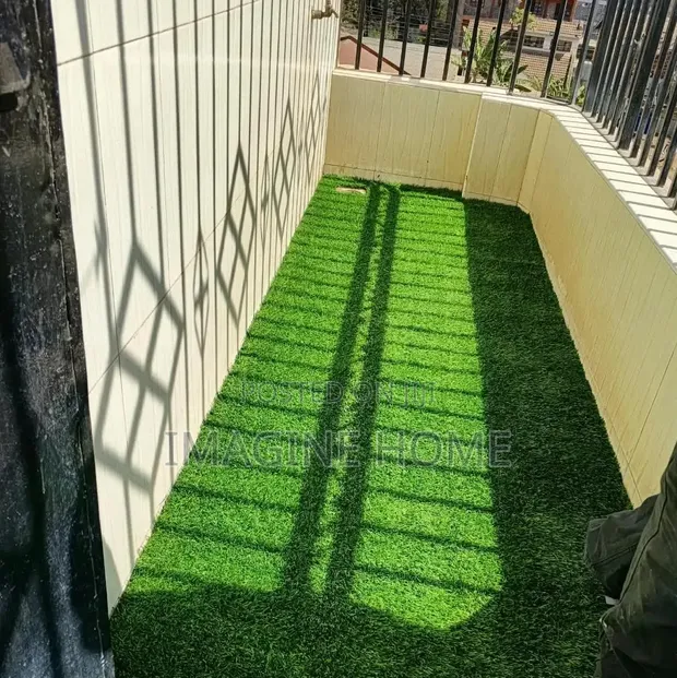 Artificial Green Grass Carpet Balcony - 1