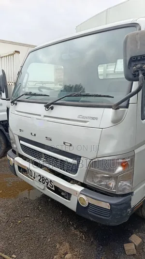 Truk Mitsubishi Fuso Canter