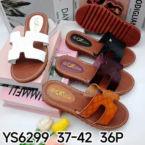 Ladies Stylish Flat Sandals