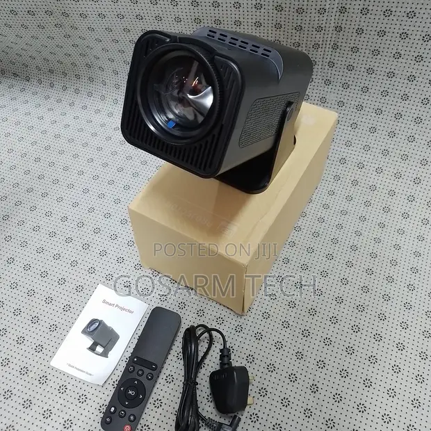 Digital TV Zoom Portable HY320 WiFi Projector - 1