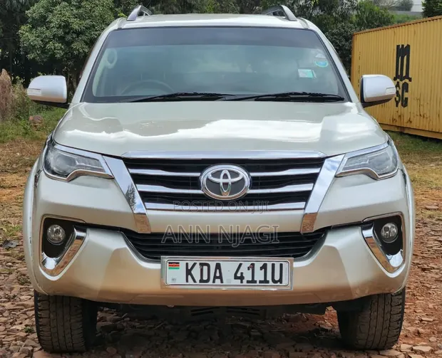 Toyota Fortuner 2.7 AWD 2014 Silver - 1