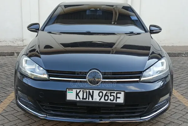 Volkswagen Golf 2016 Nyeusi - 1