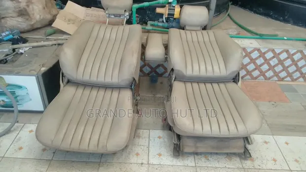 Toyota Front Car Seats (Used, Ex-Japan) - 1