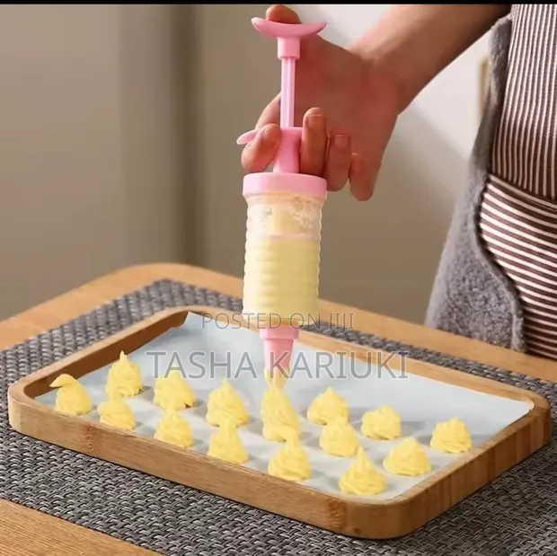 Cake Piping Nozzles with Easy-Use Icing Gun - 1