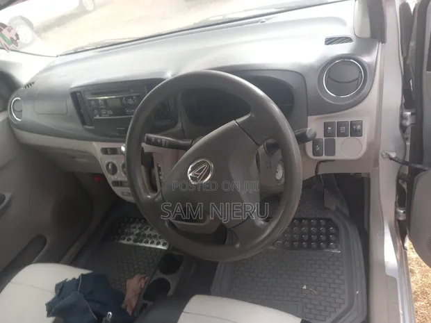 Daihatsu Mira 2017 Silver - 1