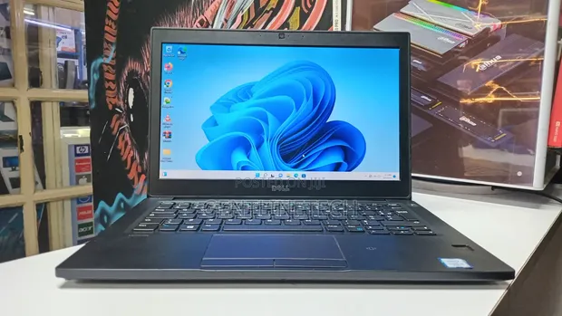 Dell Latitude 7390 Laptop - 8GB RAM, 256GB HDD - 1