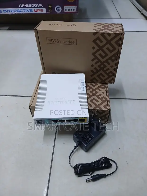 MikroTik RB951G-2HnD Gigabit Router - 1