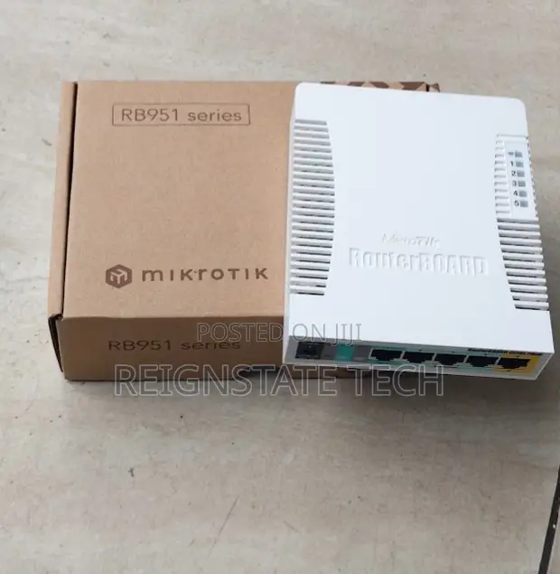 MikroTik RouterBOARD RB951Ui-2HnD - 1