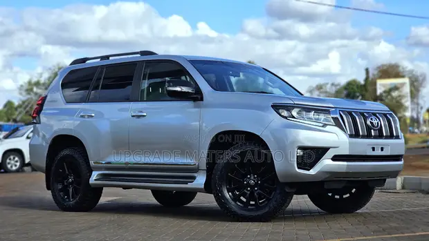 Toyota Land Cruiser Prado 2.8 2017 Silver - 1