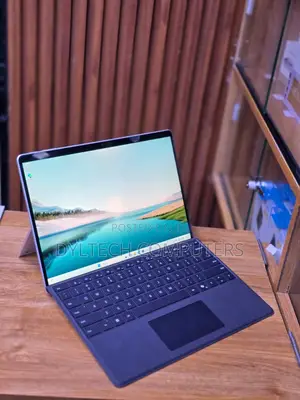 Microsoft Surface Pro 9 16GB Intel Core i7 256GB SSD