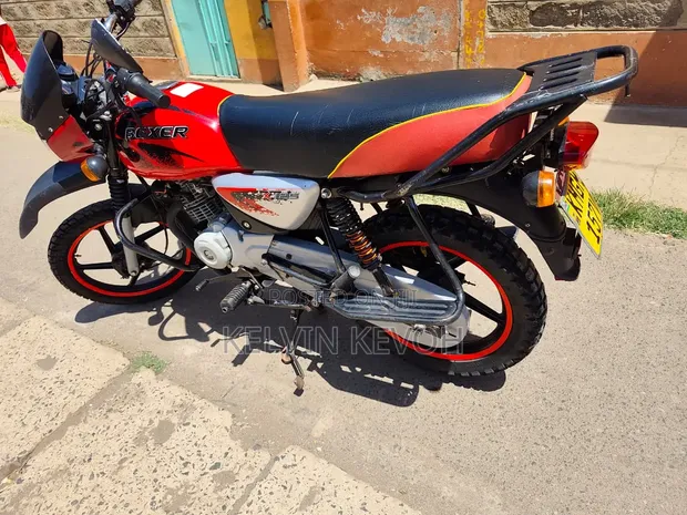 Bajaj Boxer 125 2025 Red - 1