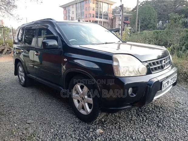 Nissan X-Trail 2.0 Petrol XE 2010 Nyeusi - 1