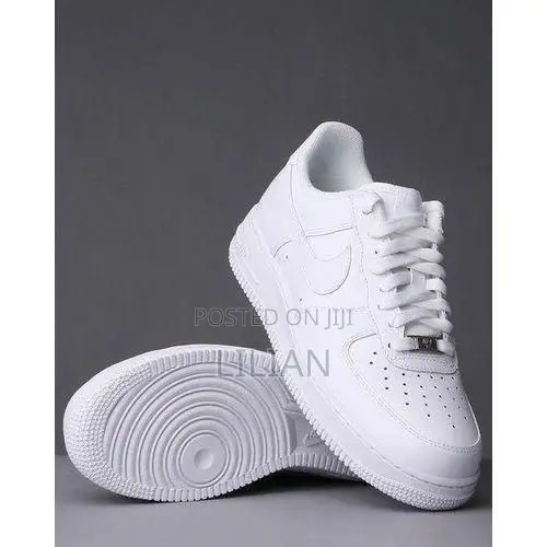 Nike Air Force 1 Unisex Classic Low-Top Sneakers - 1