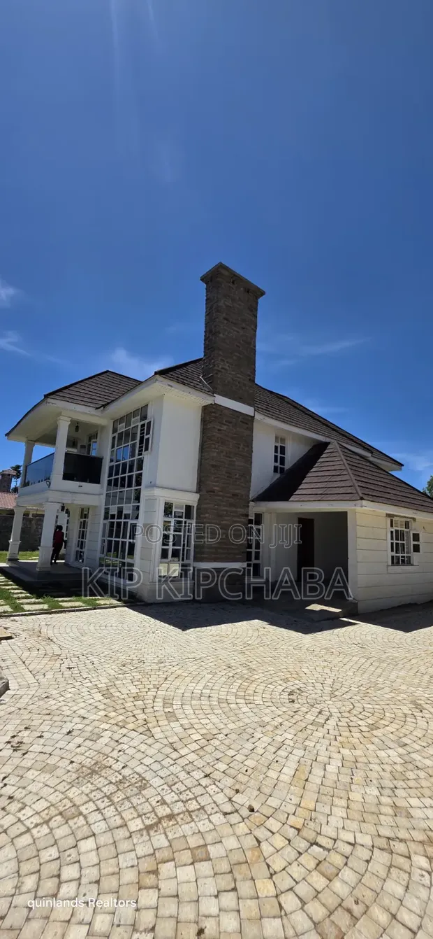 5-Bedroom Mansion for Sale in Annex, Racecourse - 1
