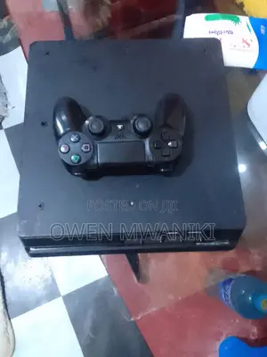 Playstation 4 Slim