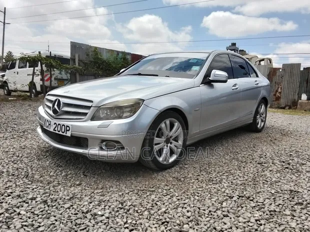 Mercedes-Benz C200 2009 Silver - 1