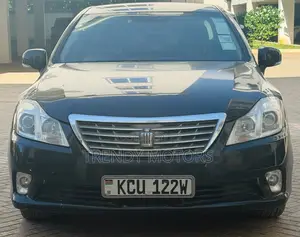 Toyota Crown 2012 Nyeusi
