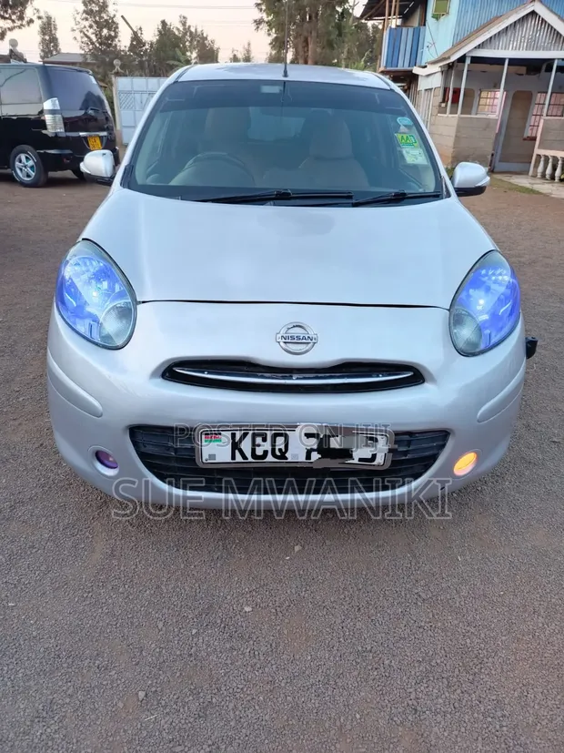 Nissan March 2012 Silver - 1