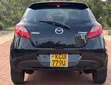 Mazda Demio 2012 Nyeusi - 3
