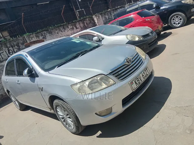 Toyota Corolla 2006 Silver - 1