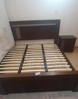 Kitanda cha Mahogany King Size (6x7) na Dr. Mattress & Meza za Kando