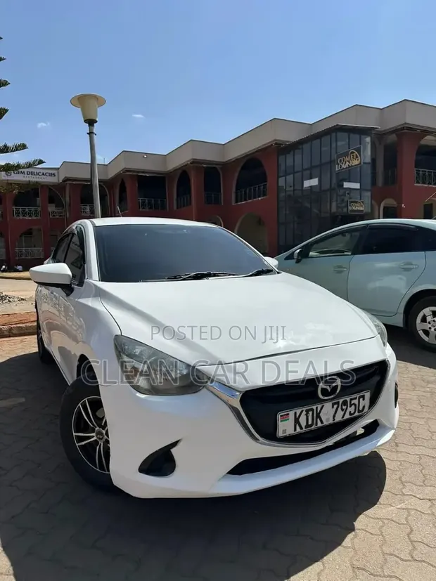 Mazda Demio 2015 White - 1