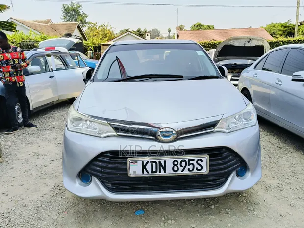 Toyota Axio 2016 Silver - 1