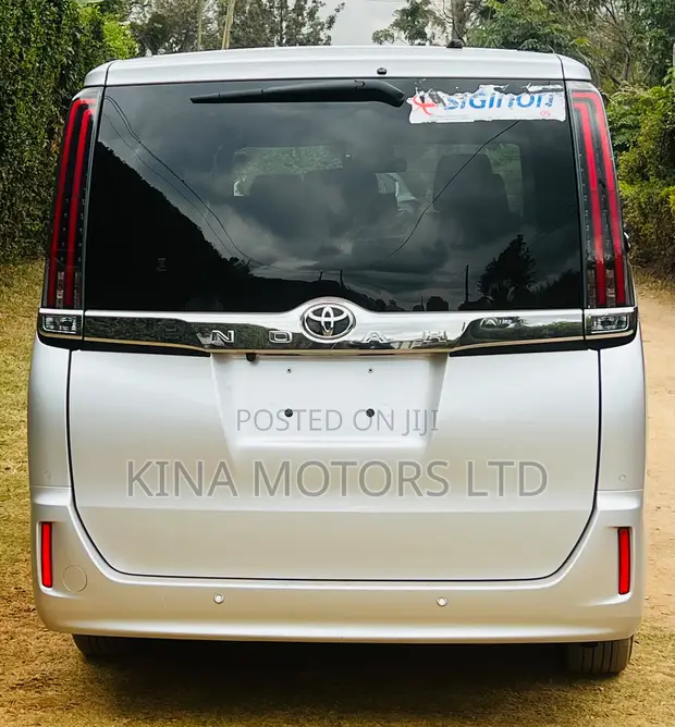 Toyota Noah 2.0 FWD (8 Seater) 2020 Silver - 1