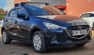 Mazda Demio 2015 Nyeusi
