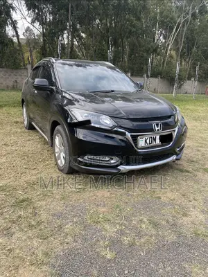 Honda Vezel 1.5 4WD 2016 Nyeusi