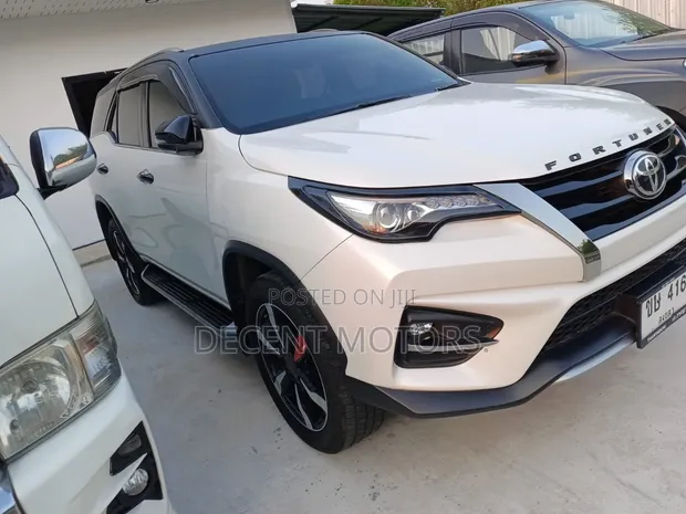 Toyota Fortuner 2.4 D AWD 2020 White - 1