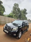 Toyota Land Cruiser Prado 2011 Nyeusi - 2