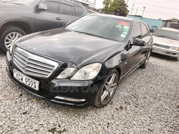 Mercedes-Benz E250 2012 Nyeusi - 1