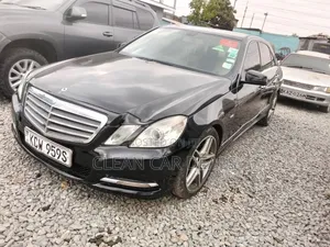 Mercedes-Benz E250 2012 Nyeusi