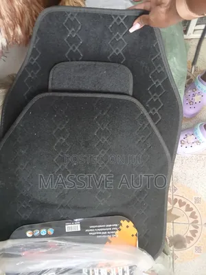 Black Woolen Car Floor Mats - Soft & Stylish