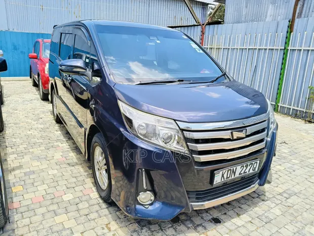 Toyota Noah 2.0 FWD (8 Seater) 2016 Blue - 1
