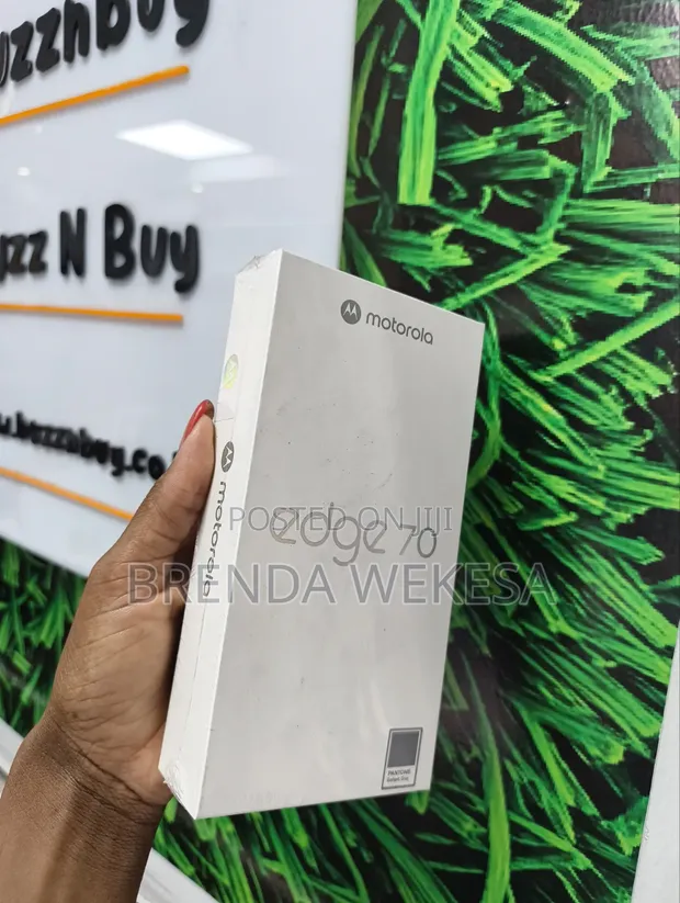New Motorola Edge 70 512GB Green - 1