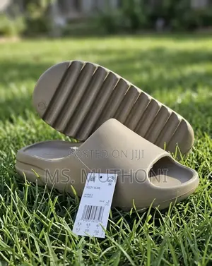 Adidas Yeezy Foam Slides