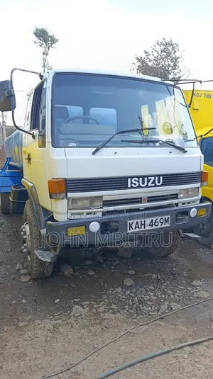 Isuzu Forward Lori la Tanki la Maji 1996