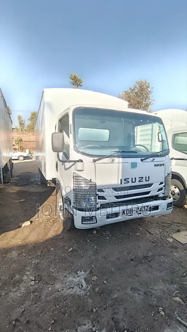 Isuzu NQR Closed Body 2021 White - 1