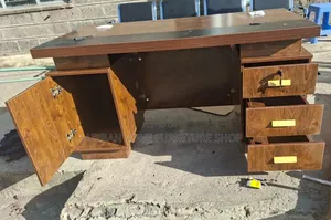 Executive Director Desk - Brand New