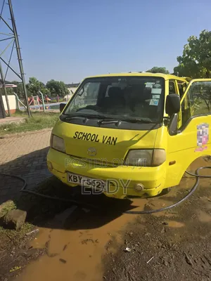 Mazda Bongo 2007 Njano