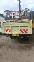 Mitsubishi FH 100 Lori Ndogo 1990 Njano - 3