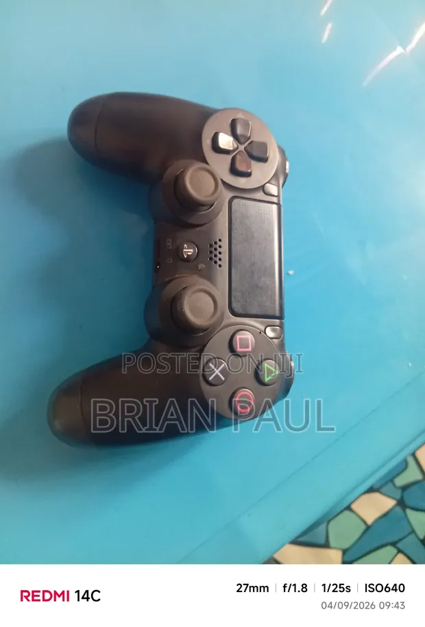 PS4 Gamepad Controller - 1